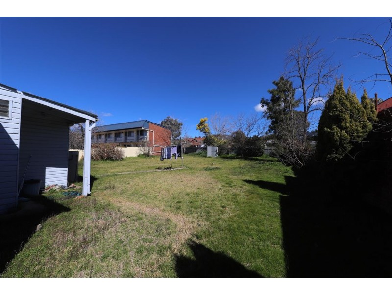 69 Capper Street, Tumut NSW 2720