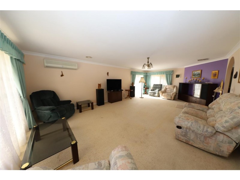 72 Merivale Street, Tumut NSW 2720