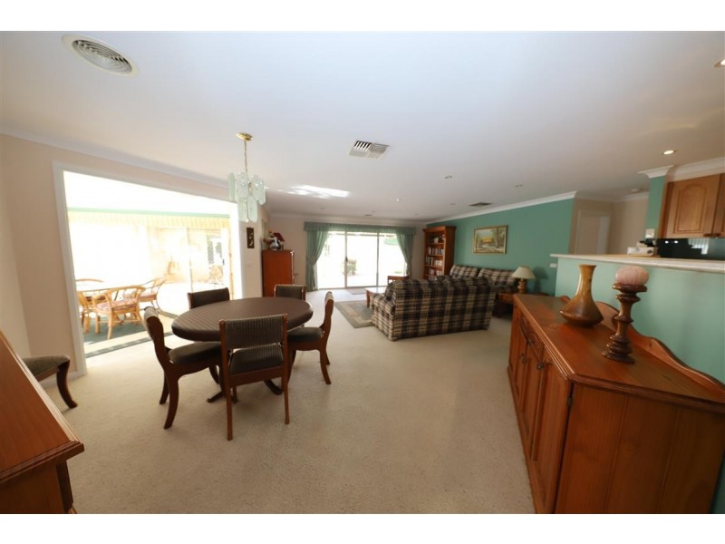 72 Merivale Street, Tumut NSW 2720