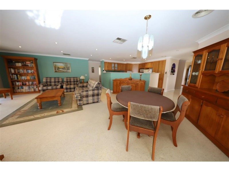 72 Merivale Street, Tumut NSW 2720