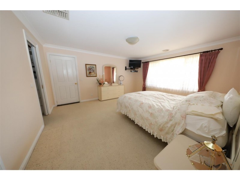 72 Merivale Street, Tumut NSW 2720