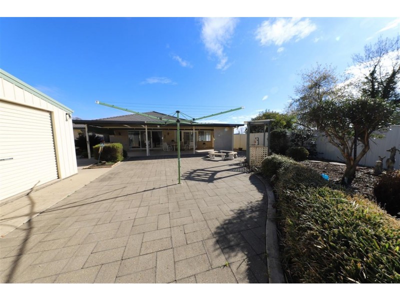 72 Merivale Street, Tumut NSW 2720