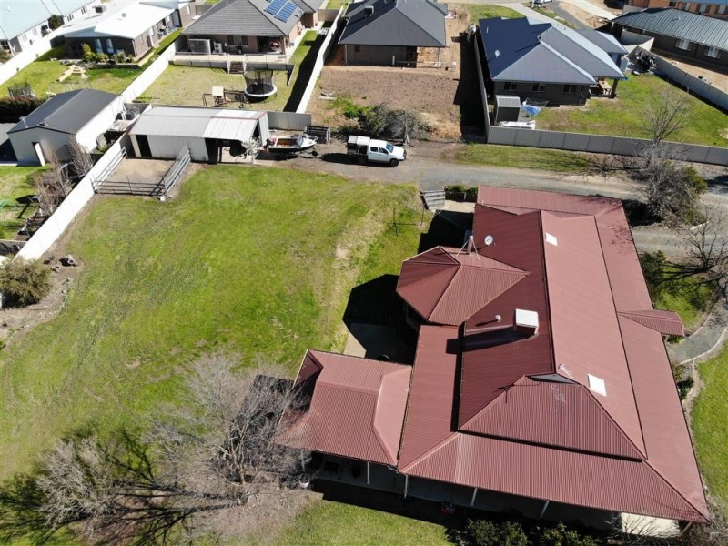 60 Currawong Road, Tumut NSW 2720