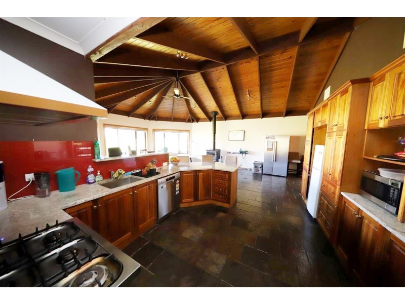 60 Currawong Road, Tumut NSW 2720