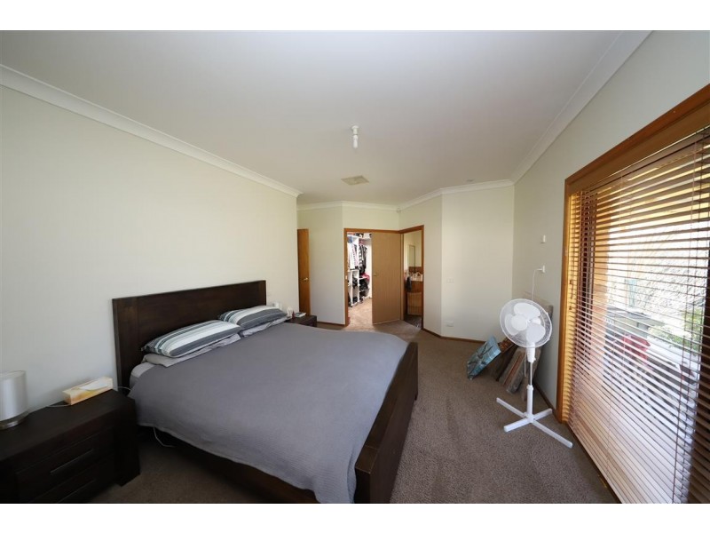 60 Currawong Road, Tumut NSW 2720