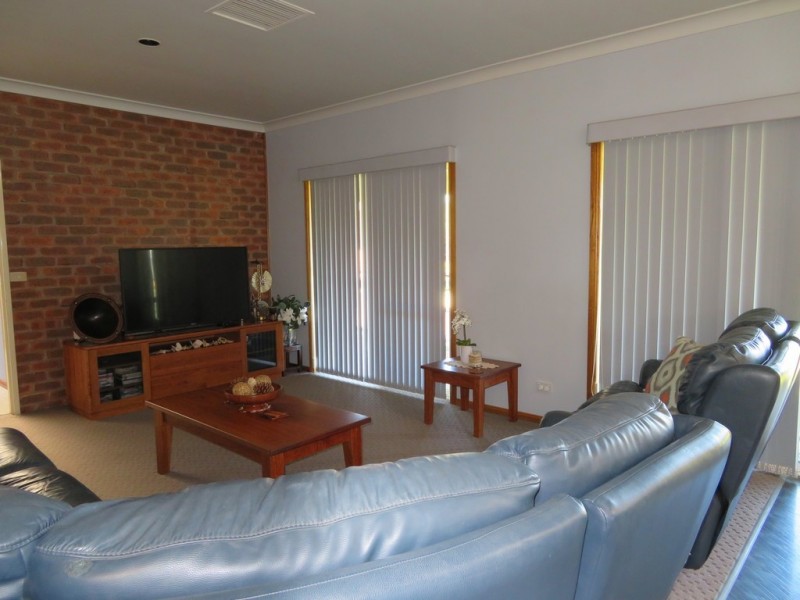 45 Mount Street, Gundagai NSW 2722