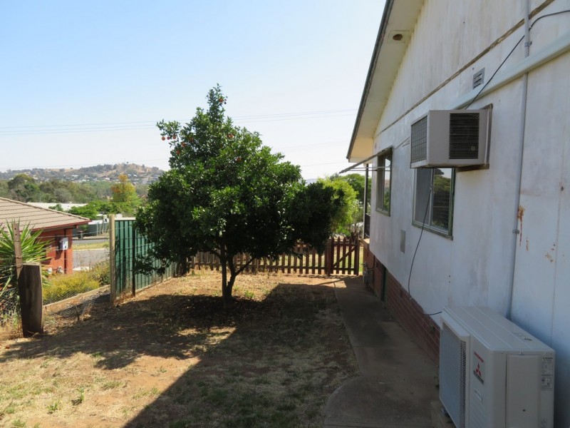 25 Ridge Street, Gundagai NSW 2722