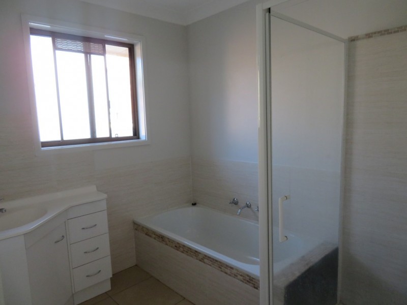 130 West Street, Gundagai NSW 2722