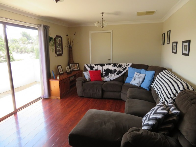 11 Otway Lane, Gundagai NSW 2722