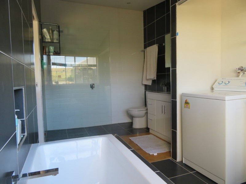 43 Punch Street, Gundagai NSW 2722