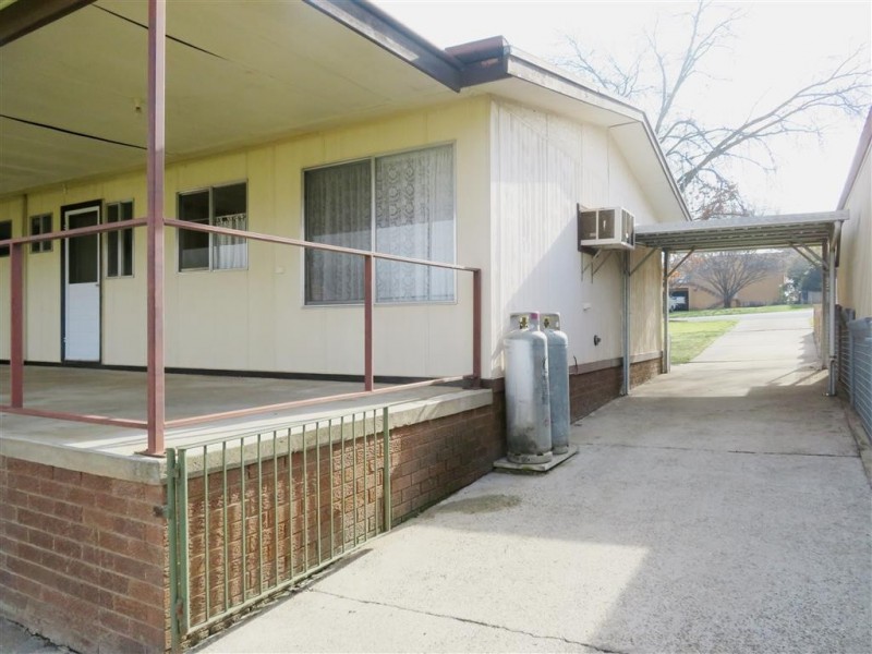 110 Punch Street, Gundagai NSW 2722