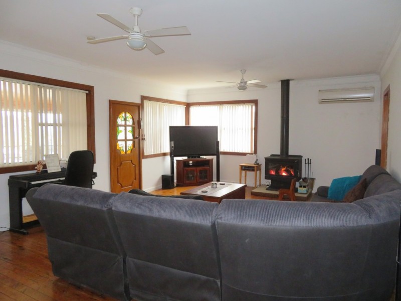 54 Mount Street, Gundagai NSW 2722