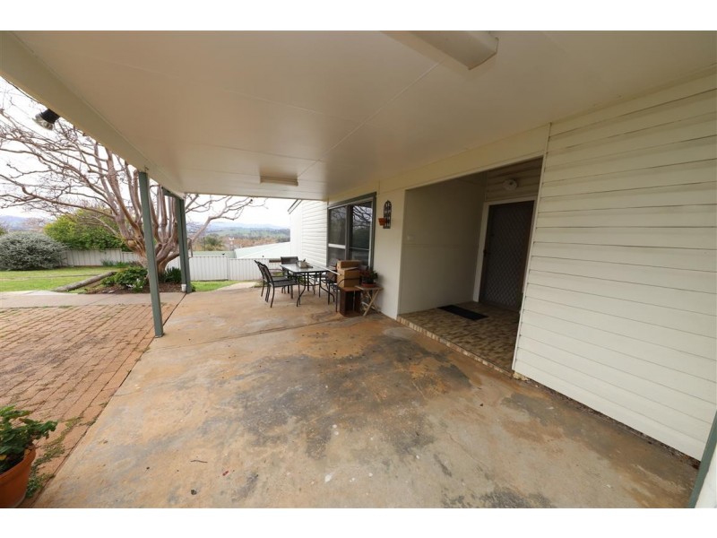 65 Carey Street, Tumut NSW 2720