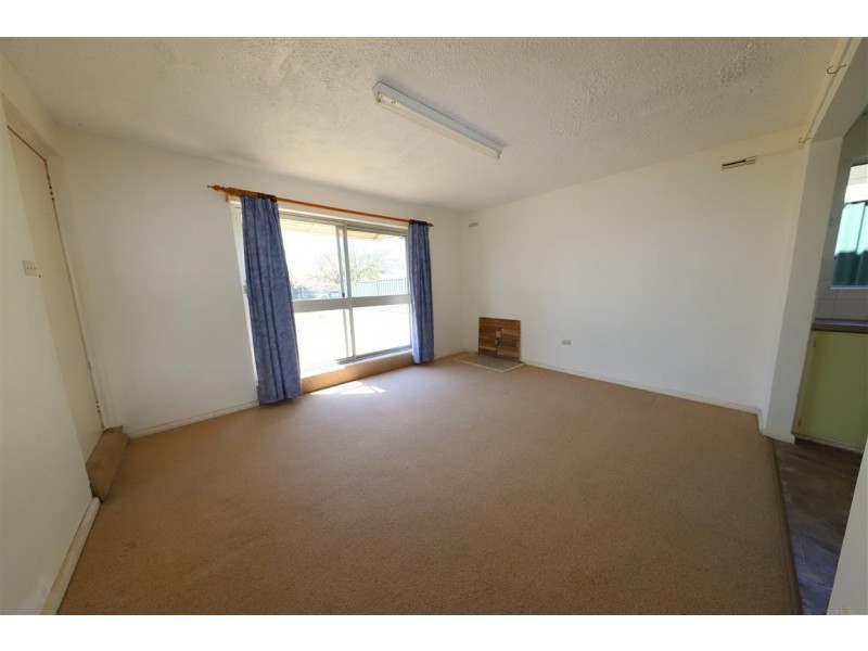 105 Russell Street, Tumut NSW 2720