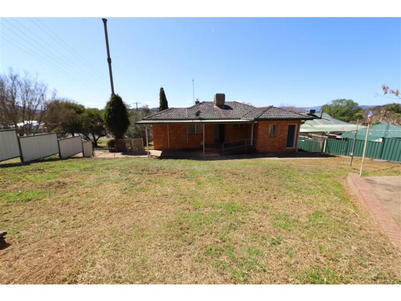 105 Russell Street, Tumut NSW 2720