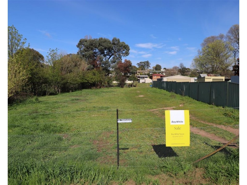 199 Capper Street, Tumut NSW 2720