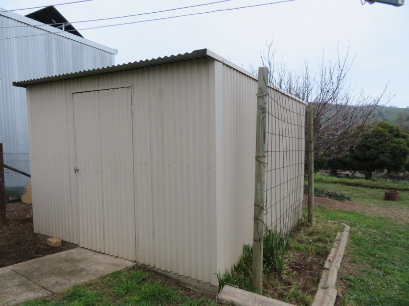 35 Mount Street, Gundagai NSW 2722