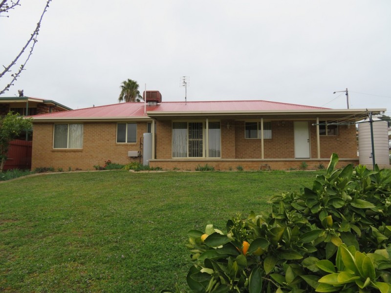 35 Mount Street, Gundagai NSW 2722