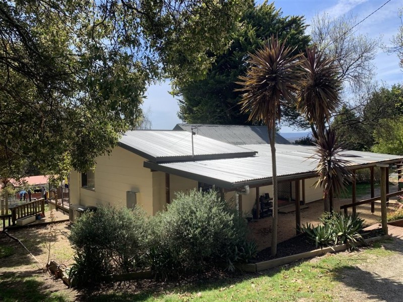 11 Eurabbie Street, Batlow NSW 2730