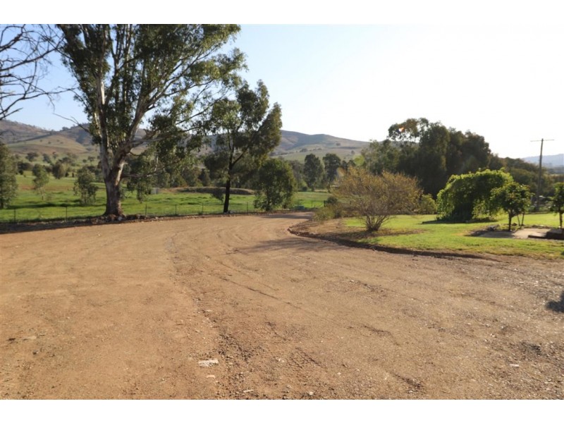 64 Tarrabandra Road, Gundagai NSW 2722