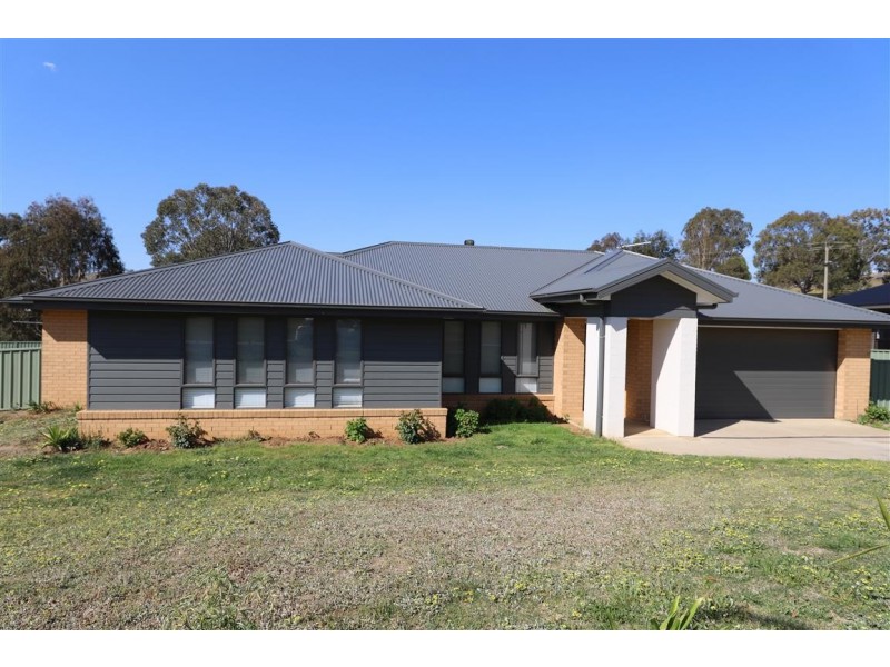 7 Banjo Patterson Place, Gundagai NSW 2722