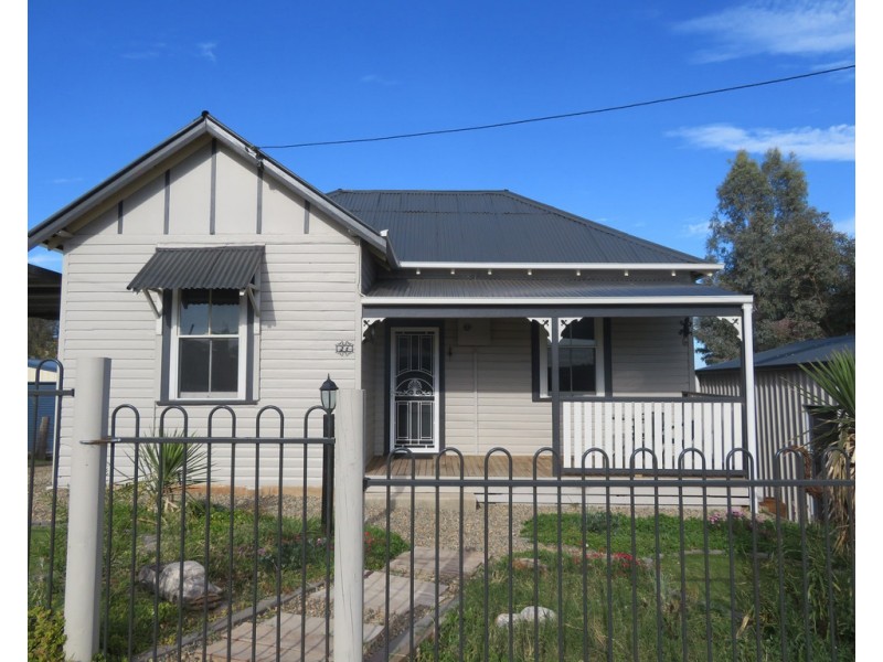 21 Tom Street, Gundagai NSW 2722