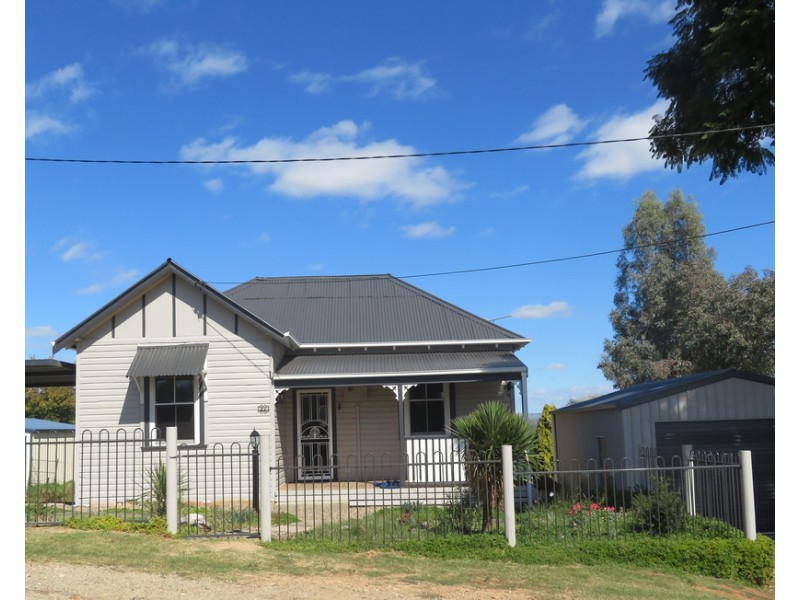 21 Tom Street, Gundagai NSW 2722