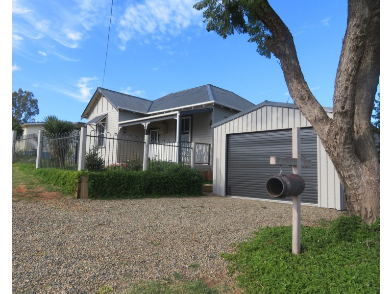 21 Tom Street, Gundagai NSW 2722