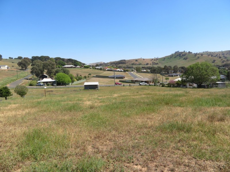 18 Neil McInerney Street, Gundagai NSW 2722