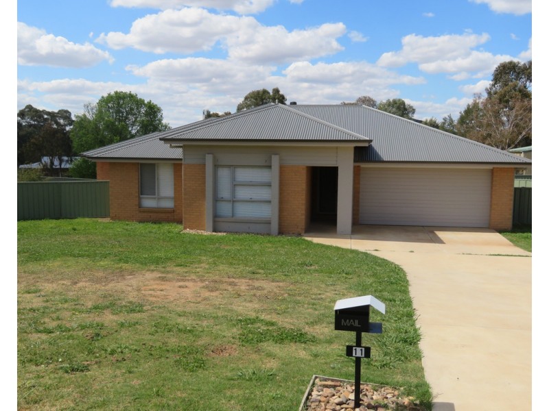 11 Banjo Patterson Place, Gundagai NSW 2722