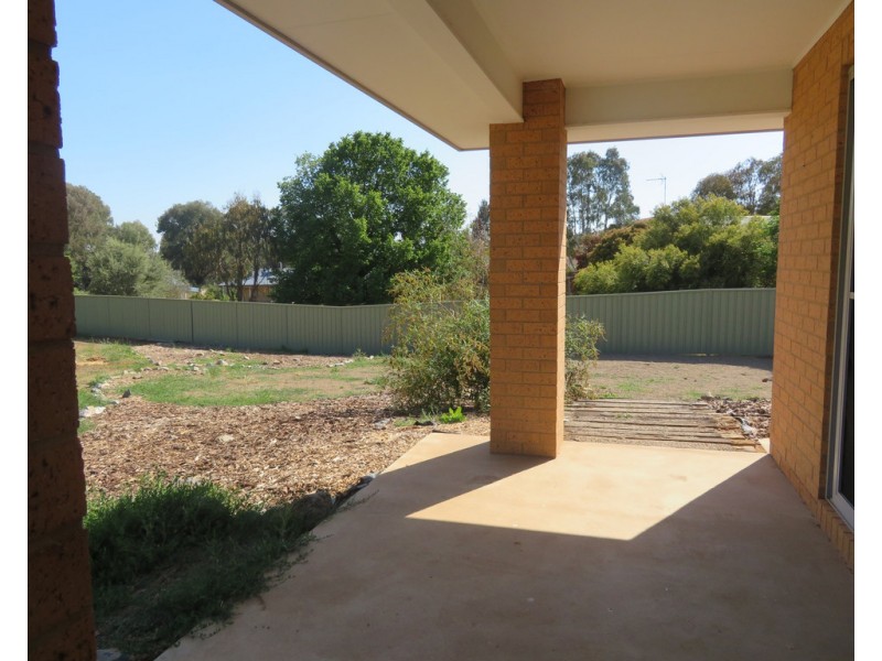 11 Banjo Patterson Place, Gundagai NSW 2722