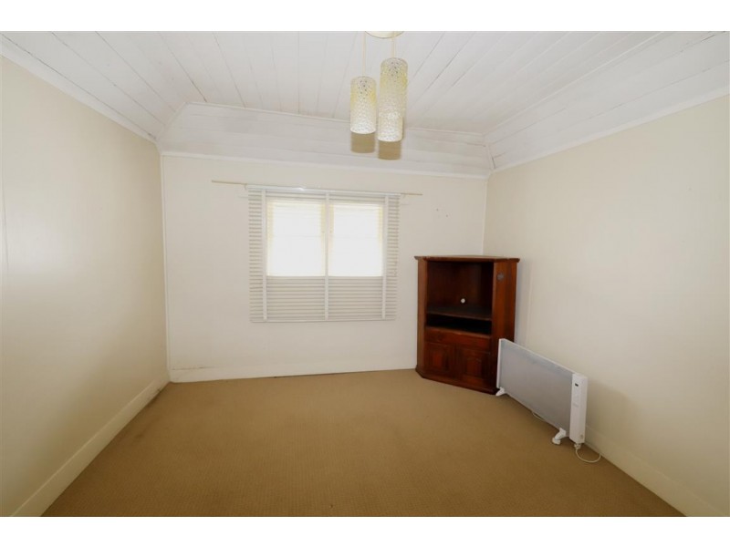 87 Simpson Street, Tumut NSW 2720