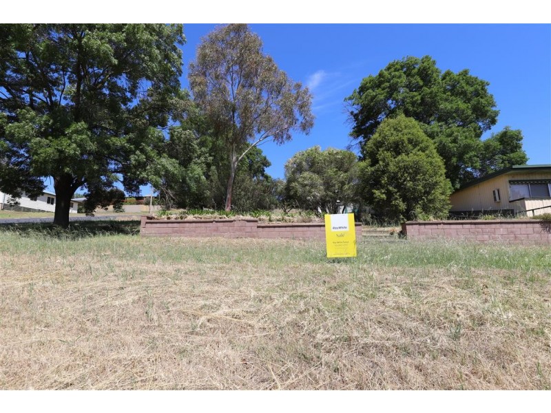 62 Clarke Street, Tumut NSW 2720