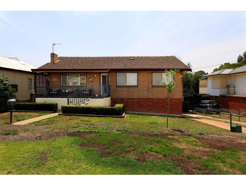 27 Sydney Street, Tumut NSW 2720