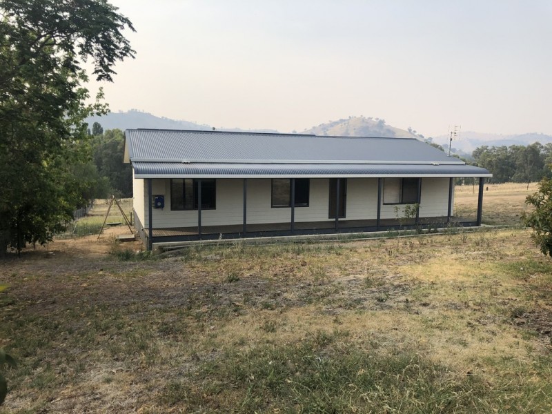 73 Mount Street, Gundagai NSW 2722