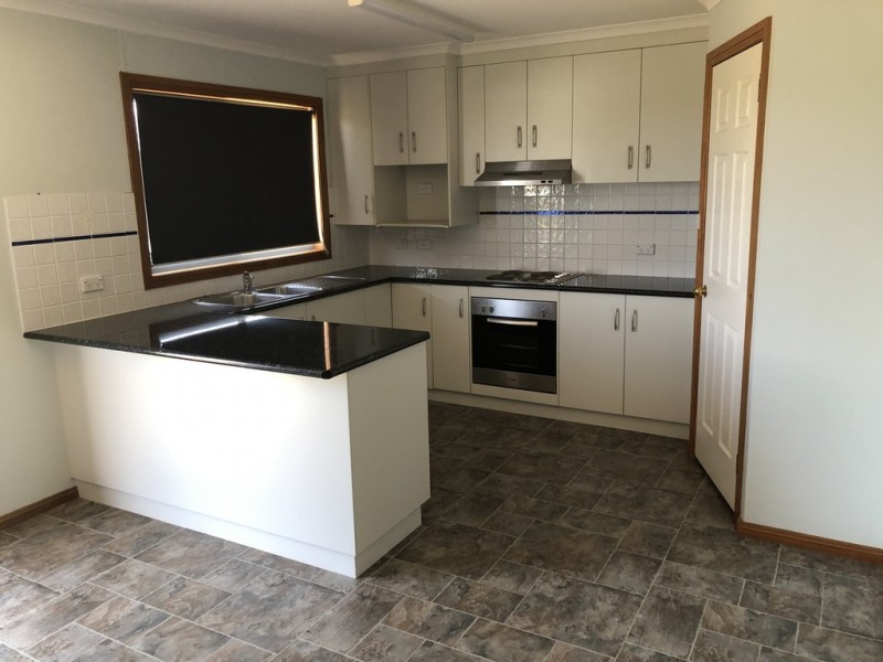 73 Mount Street, Gundagai NSW 2722