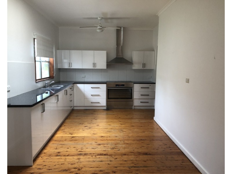 54 Mount Street, Gundagai NSW 2722