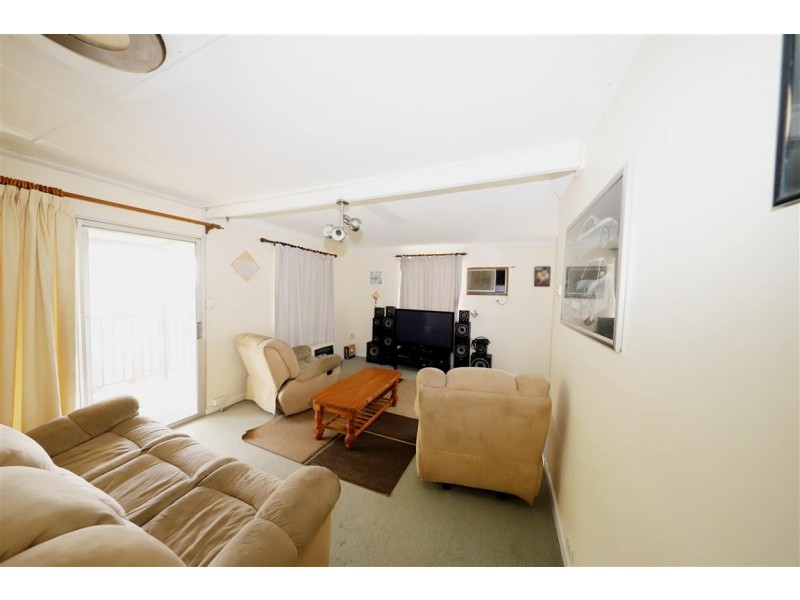 6 Elphick Street, Tumut NSW 2720