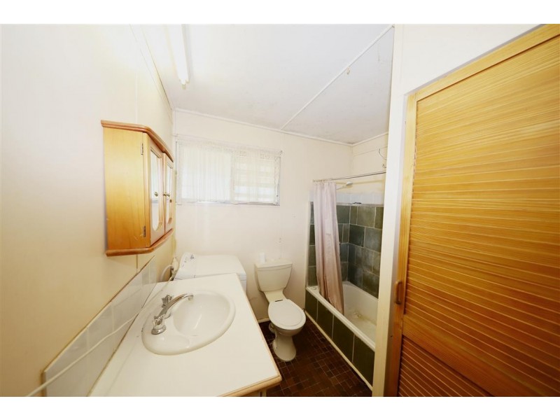 6 Elphick Street, Tumut NSW 2720