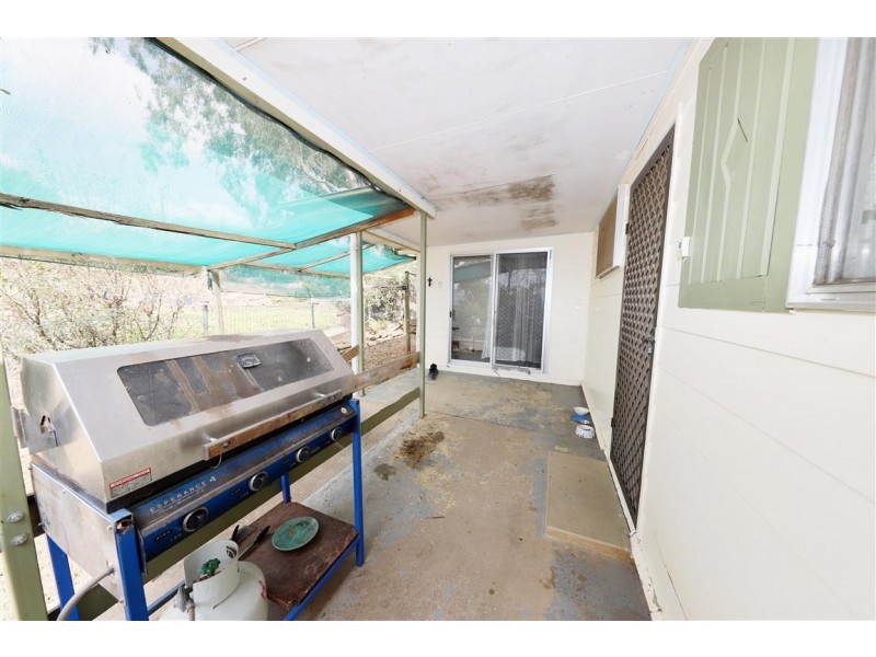 6 Elphick Street, Tumut NSW 2720