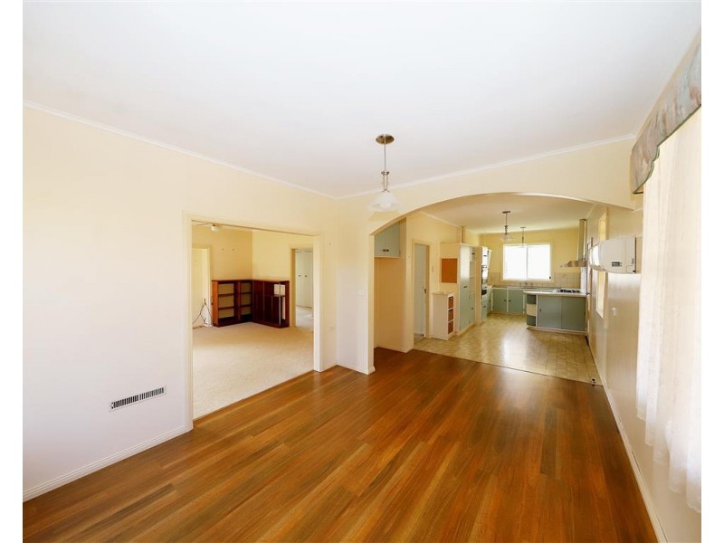 10 Colwell Street, Tumut NSW 2720