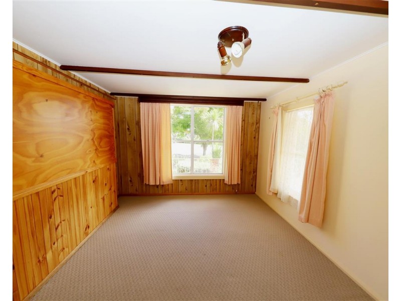 10 Colwell Street, Tumut NSW 2720