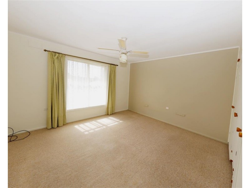 10 Colwell Street, Tumut NSW 2720