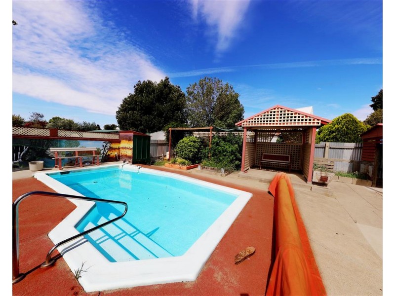 10 Colwell Street, Tumut NSW 2720