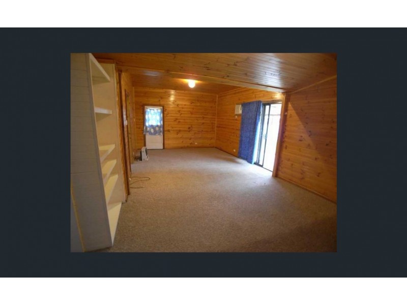 66 West Street, Gundagai NSW 2722