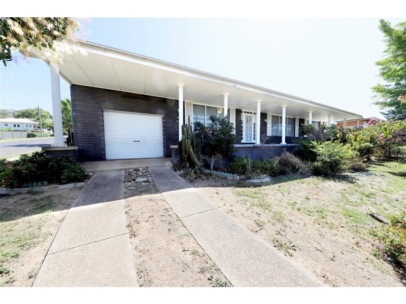 81 Lambie Street, Tumut NSW 2720