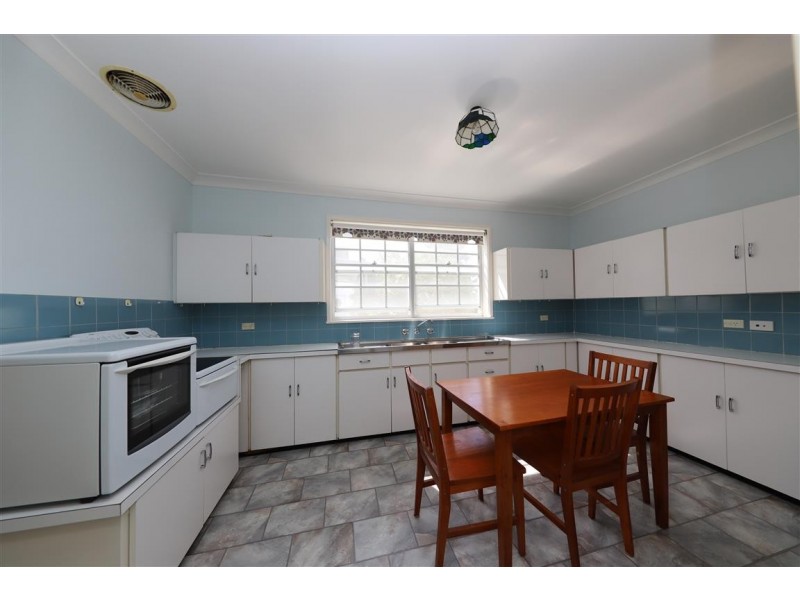 81 Lambie Street, Tumut NSW 2720