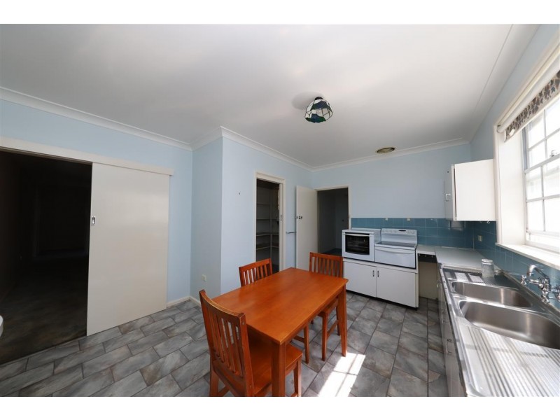 81 Lambie Street, Tumut NSW 2720