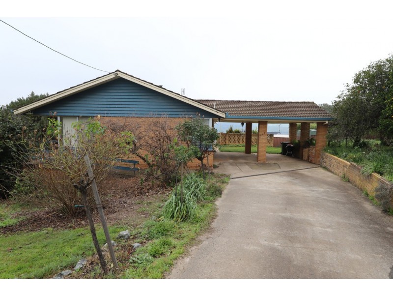 217 Wynyard Street, Tumut NSW 2720