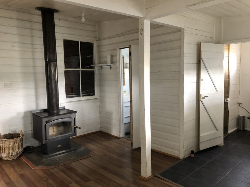 127 Russell Street, Tumut NSW 2720